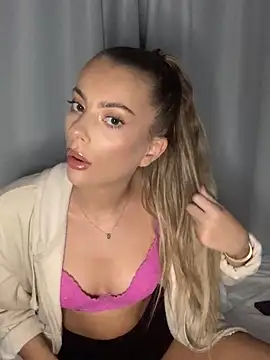 Snapshot of BabyGee chatting on 18, 2, 2025 BabyGee online show from 18, 2, 2025