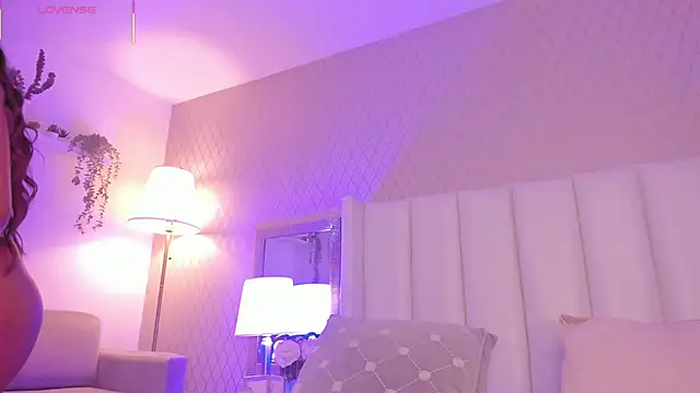 SophiaSmiiths  online show from 18, 9, 2025