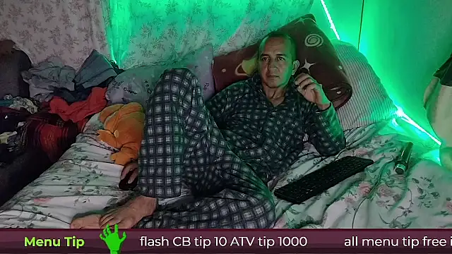 Snapshot of yazforeSolo chatting on 17, 3, 2025 yazforeSolo online show from 17, 3, 2025