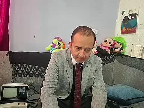 Snapshot of yazforeSolo chatting on 12, 9, 2025 yazforeSolo online show from 12, 9, 2025