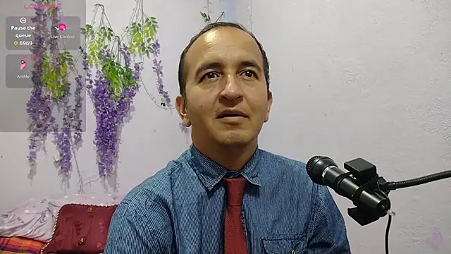 Snapshot of yazforeSolo chatting on 23, 9, 2025 yazforeSolo online show from 23, 9, 2025