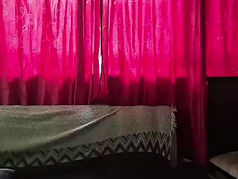 Snapshot of yazforeSolo chatting on 30, 9, 2025 yazforeSolo online show from 30, 9, 2025