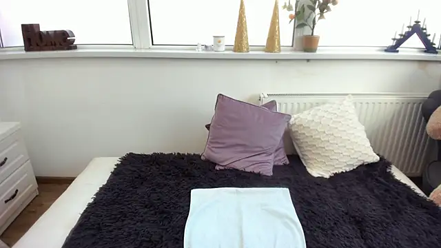 Arya Shinex online show from 24, 2, 2025