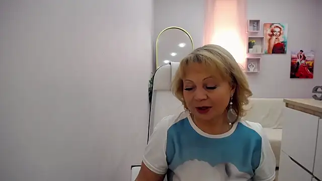 Milla Cutie18 online show from 13, 4, 2026