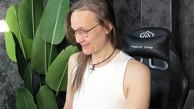 Lillian White online show from 3, 5, 2026