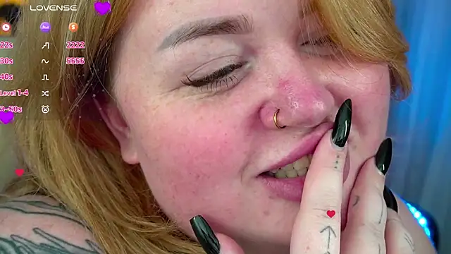 ZaraReignn online show from 6, 2, 2025