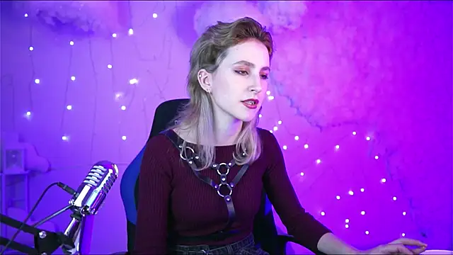 LuxRayi online show from 5, 1, 2025