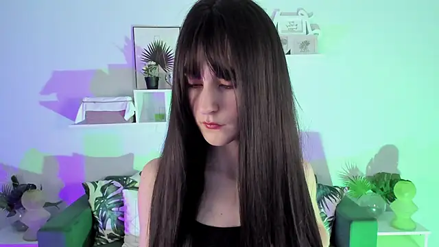 LuxRayi online show from 2, 2, 2025