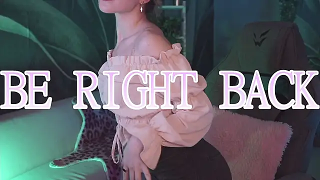 Snapshot of LuxRayi chatting on 11, 1, 2026 LuxRayi online show from 11, 1, 2026