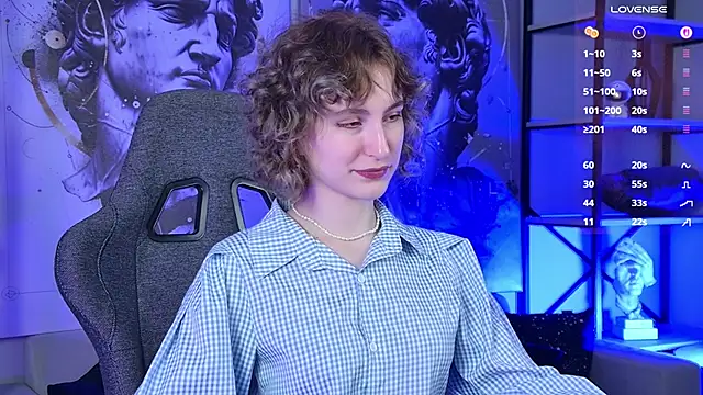 Snapshot of LuxRayi chatting on 7, 2, 2026 LuxRayi online show from 7, 2, 2026