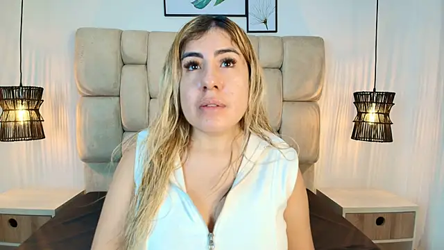 AdharaSmithh online show from 6, 7, 2026
