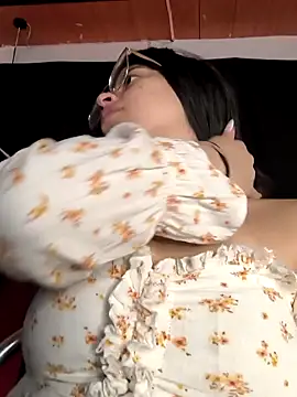 ShyVibes  online show from 1, 2, 2025