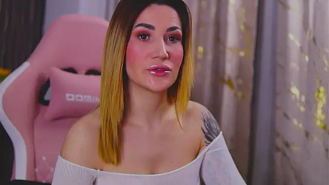 Snapshot of KimSkyex chatting on 17, 2, 2025 KimSkyex online show from 17, 2, 2025