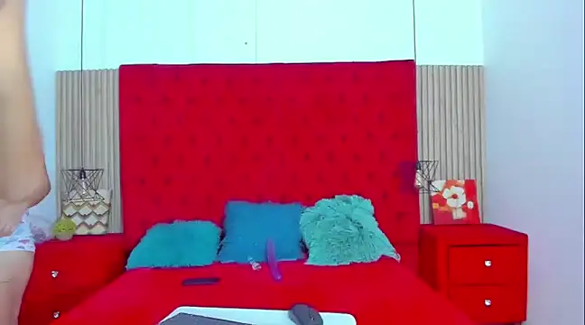 AmeliaANDEmily online show from 13, 12, 2024