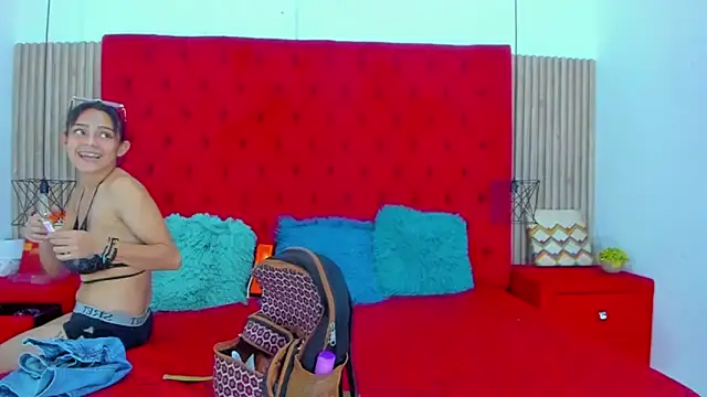 AmeliaANDEmily online show from 19, 2, 2025