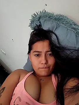 Snapshot of Val_clarck chatting on 5, 12, 2024 Val clarck online show from 5, 12, 2024