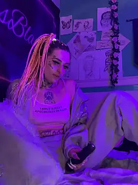 Snapshot of BlazyKitsune- chatting on 21, 4, 2026 BlazyKitsune- online show from 21, 4, 2026
