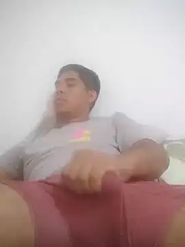 Snapshot of estudiante69 chatting on 5, 1, 2025 estudiante69 online show from 5, 1, 2025