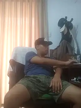 Snapshot of estudiante69 chatting on 4, 2, 2025 estudiante69 online show from 4, 2, 2025