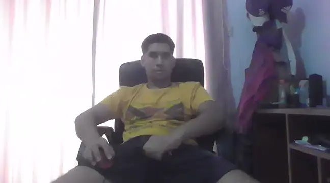 Snapshot of estudiante69 chatting on 8, 2, 2025 estudiante69 online show from 8, 2, 2025