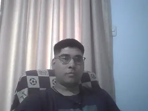 Snapshot of estudiante69 chatting on 3, 12, 2025 estudiante69 online show from 3, 12, 2025