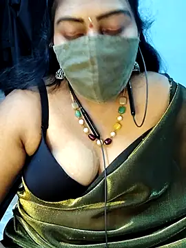Snapshot of RomeoJuliet345 chatting on 7, 8, 2026 RomeoJuliet345 online show from 7, 8, 2026