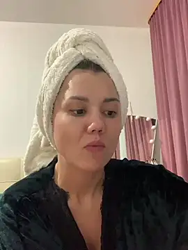 Snapshot of MiraMiss chatting on 2, 7, 2026 MiraMiss online show from 2, 7, 2026