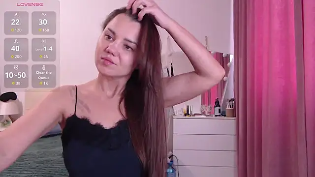 Snapshot of MiraMiss chatting on 9, 7, 2026 MiraMiss online show from 9, 7, 2026