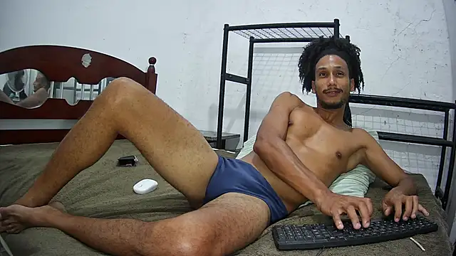 SkinnyLatinMan online show from 3, 10, 2025