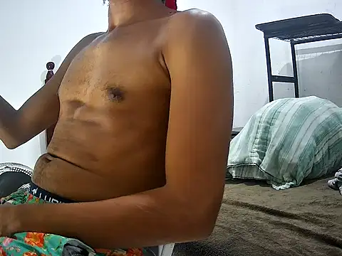 SkinnyLatinMan online show from 1, 11, 2025