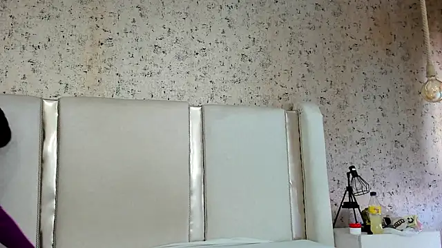 Candy Bony online show from 16, 1, 2025