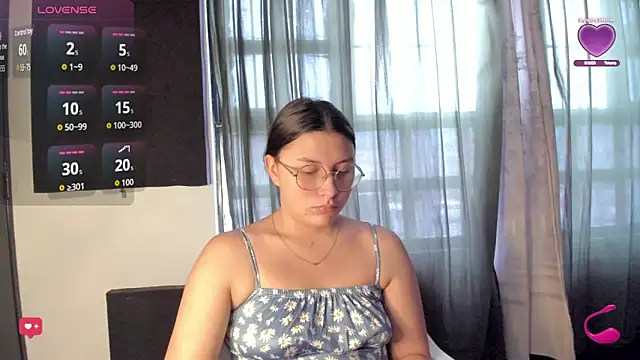 Snapshot of Noellesable chatting on 27, 10, 2025 Noellesable online show from 27, 10, 2025
