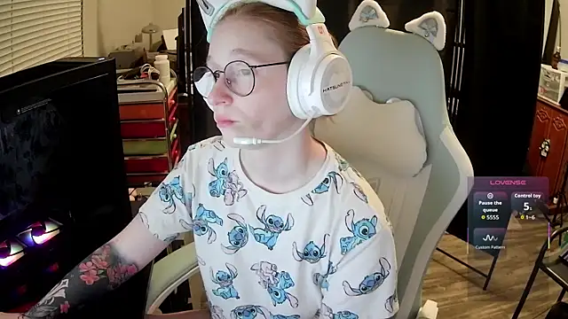 LilyFoxxx online show from 12, 7, 2026