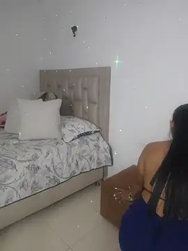 milf venus online show from 27, 7, 2026