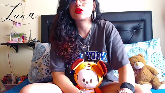 Lunavega1 online show from 5, 2, 2026