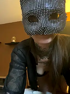 Snapshot of liloucamchaudee chatting on 25, 11, 2025 liloucamchaudee online show from 25, 11, 2025