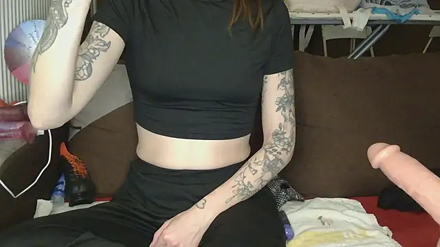 Snapshot of liloucamchaudee chatting on 15, 2, 2026 liloucamchaudee online show from 15, 2, 2026