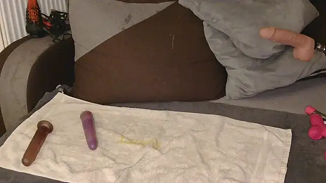 Snapshot of liloucamchaudee chatting on 9, 3, 2026 liloucamchaudee online show from 9, 3, 2026