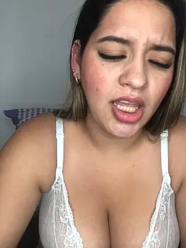 Snapshot of Amira__Fatima chatting on 11, 2, 2025 Amira  Fatima online show from 11, 2, 2025