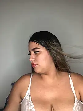 Snapshot of Amira__Fatima chatting on 21, 2, 2025 Amira  Fatima online show from 21, 2, 2025