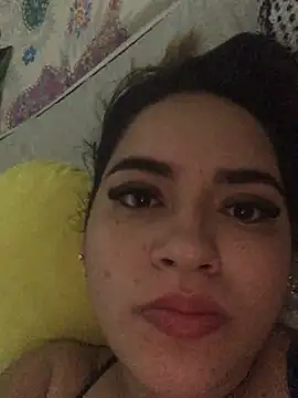 Snapshot of Amira__Fatima chatting on 2, 3, 2025 Amira  Fatima online show from 2, 3, 2025