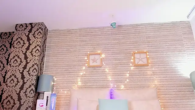 Catalinna Thompson online show from 2, 2, 2025