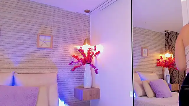 Catalinna Thompson online show from 19, 10, 2025