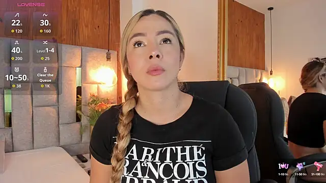 Saori newman online show from 10, 9, 2025