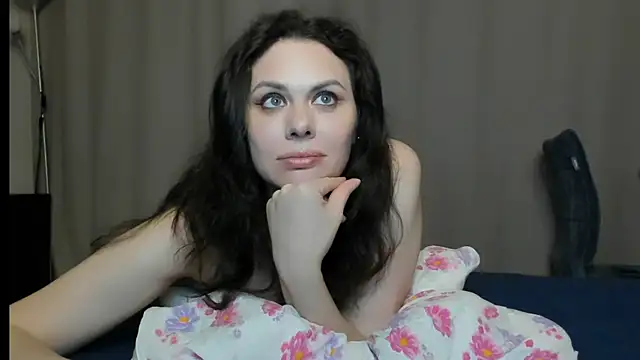 MollyCheiz online show from 6, 7, 2026