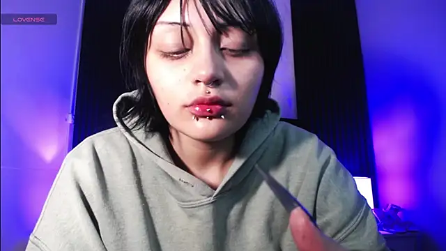 honney dark online show from 11, 1, 2025