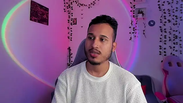 Snapshot of Raf_brunette chatting on 2, 12, 2024 Raf brunette online show from 2, 12, 2024