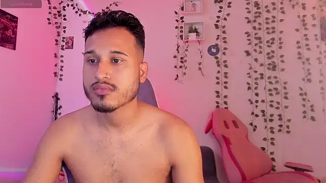 Snapshot of Raf_brunette chatting on 11, 12, 2024 Raf brunette online show from 11, 12, 2024