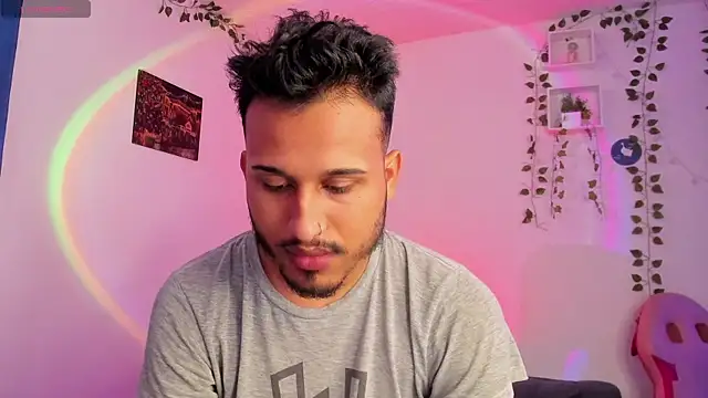 Snapshot of Raf_brunette chatting on 17, 12, 2024 Raf brunette online show from 17, 12, 2024