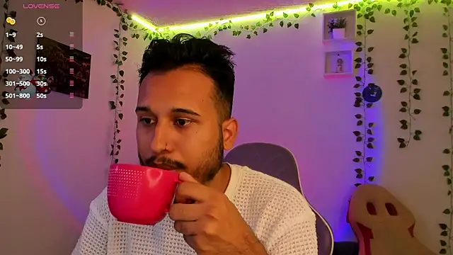 Snapshot of Raf_brunette chatting on 23, 12, 2024 Raf brunette online show from 23, 12, 2024